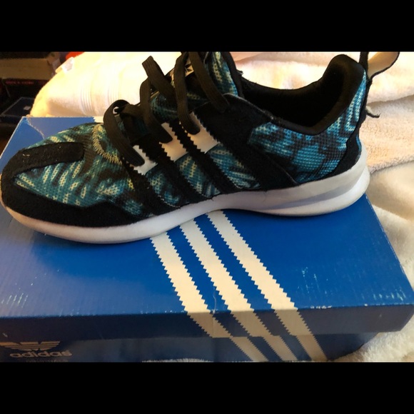 blue adidas SL look runners - Picture 3 of 4